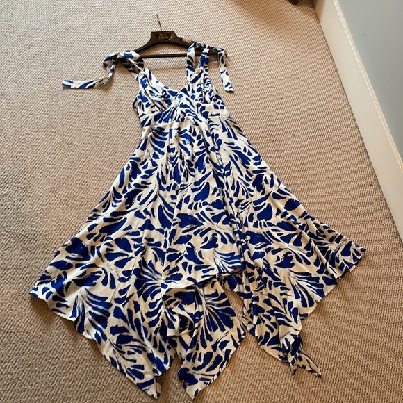 New with tags, never worn - Picture 2 of 4